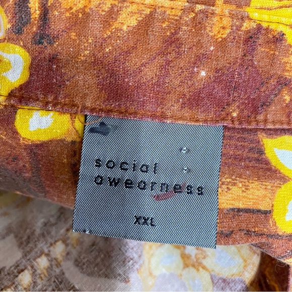 Social Awearness Men’s UT Austin Football Burnt Orange Vacation Hawaiian Shirt - Picture 6 of 6